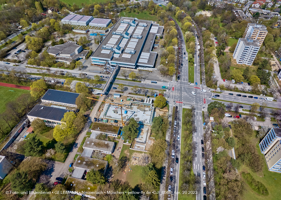 21.04.2023 - Luft- und Ebenenfotos vom Haus für Kinder in der Quiddestraße in Neuperlach